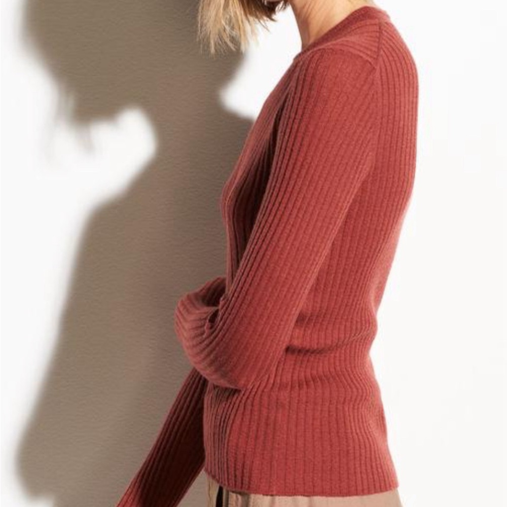VINCE sz M - Mixed Rib Longsleeve in redwood cashmere